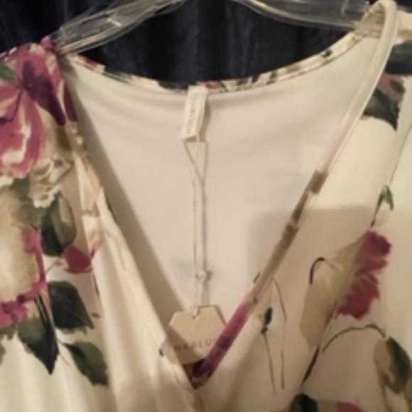 Pink blush 3/4 sleeve floral dress - Picture 2 of 3